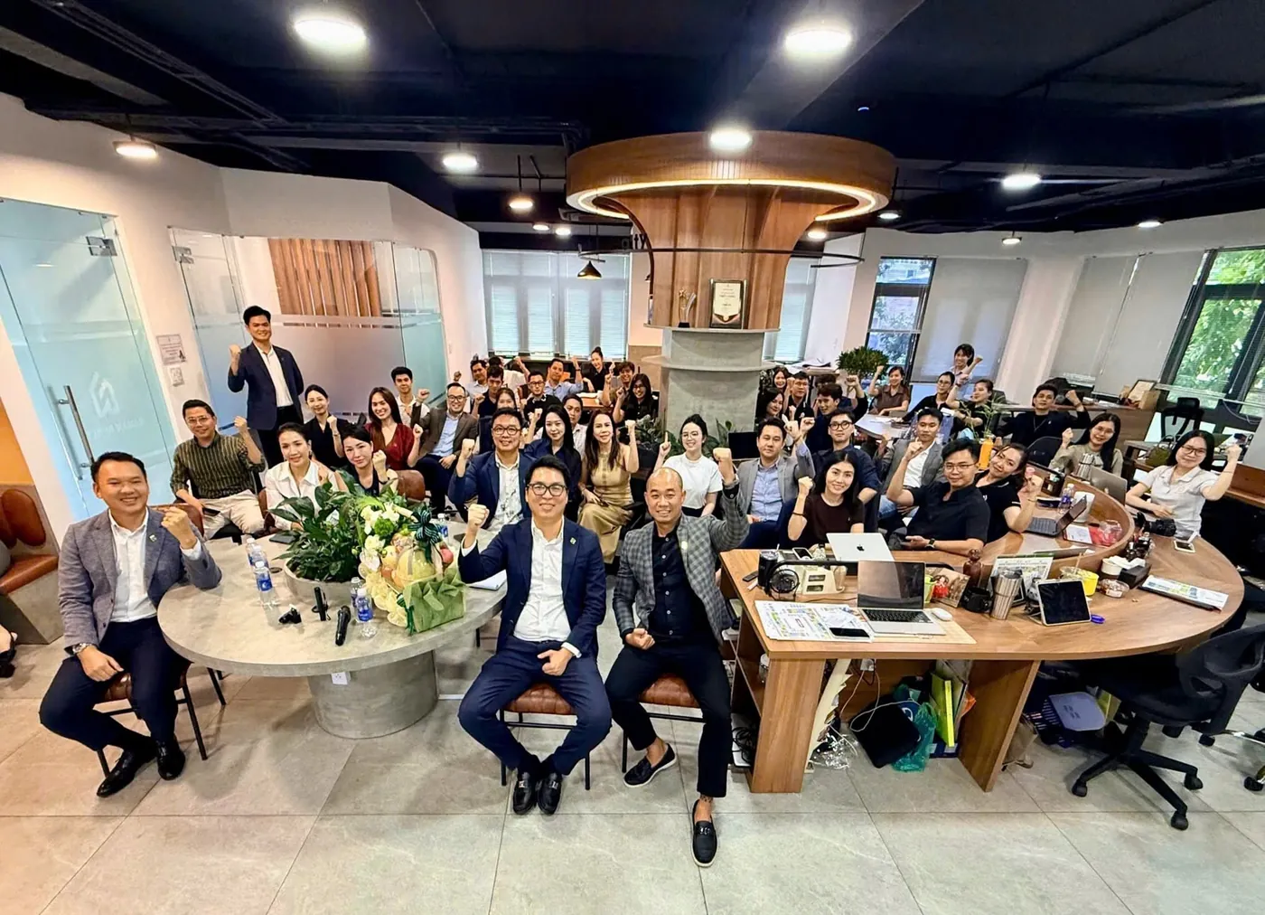 Toàn bộ đội ngũ NamAn Realty trong buổi đào tạo nội bộ tại trụ sở TP.HCM