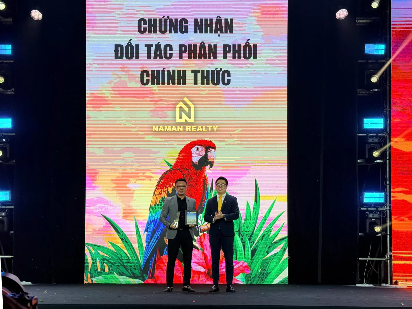 NamAn Realty nhận chứng nhận đối tác phân phối chính thức Beachtro Tower từ Sun Property